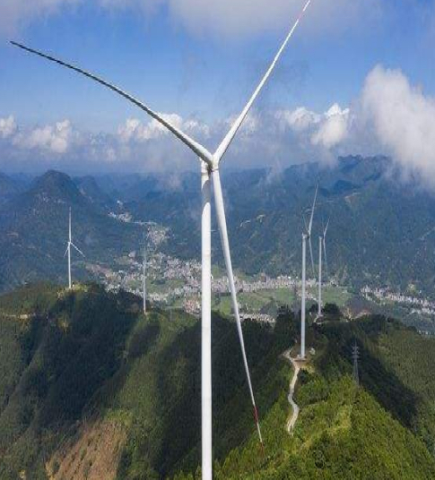 广东延安东山旗山100MWp集中式风电